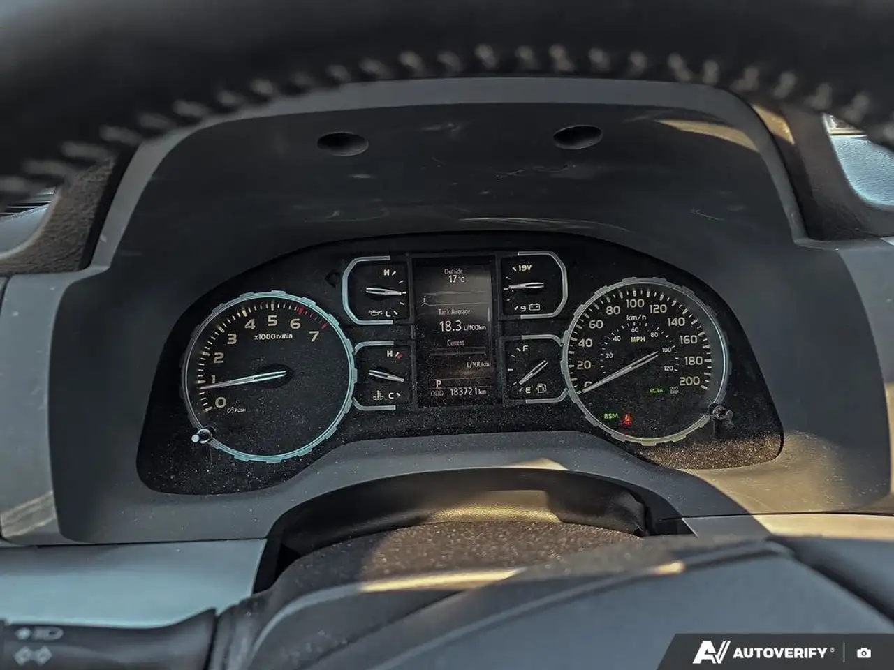 Toyota Tundra снимка Toyota Tundra