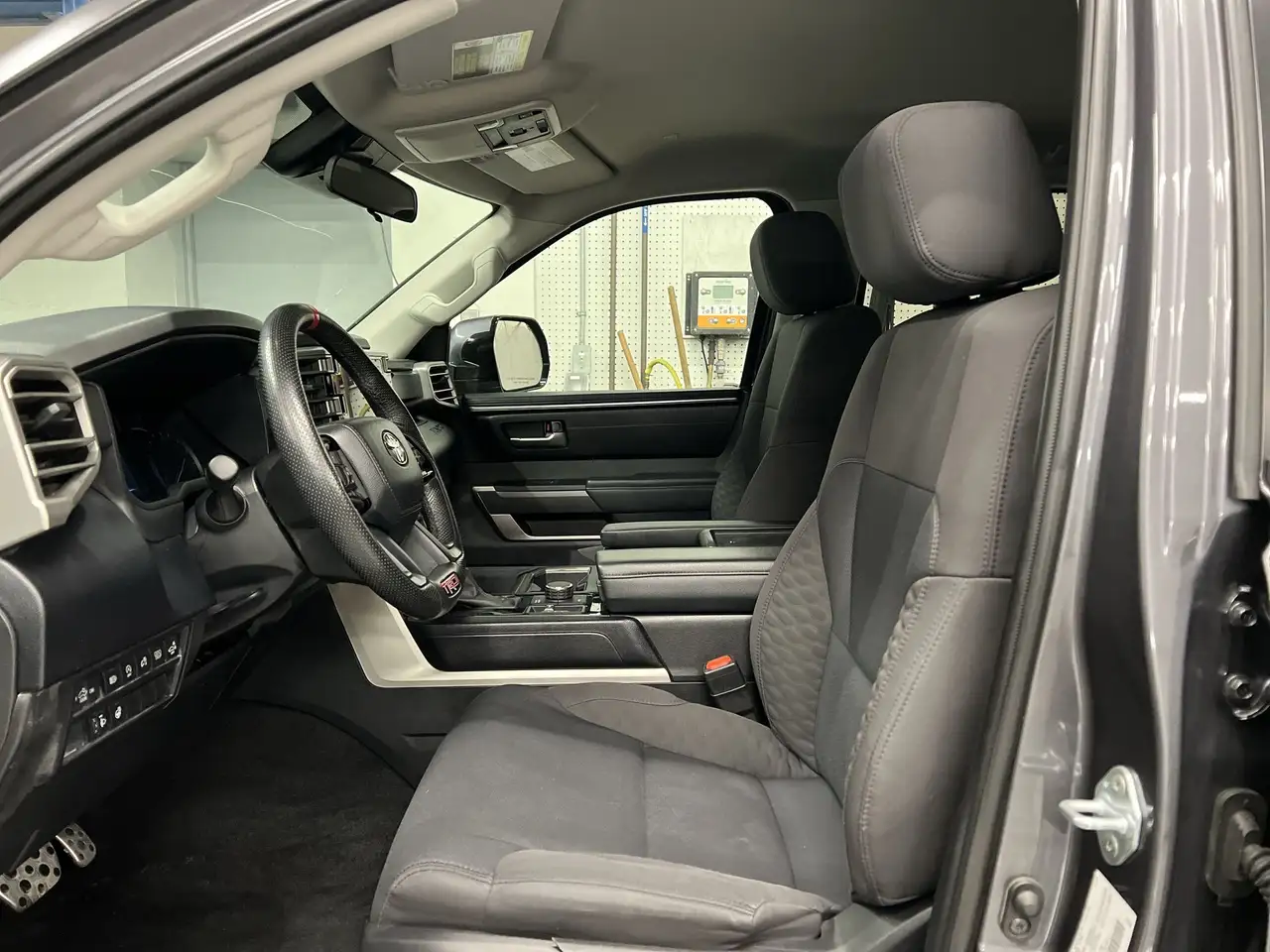 Toyota Tundra снимка Toyota Tundra