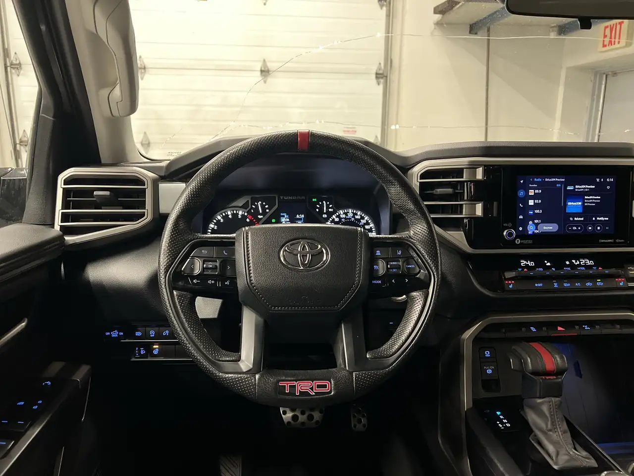 Toyota Tundra снимка Toyota Tundra