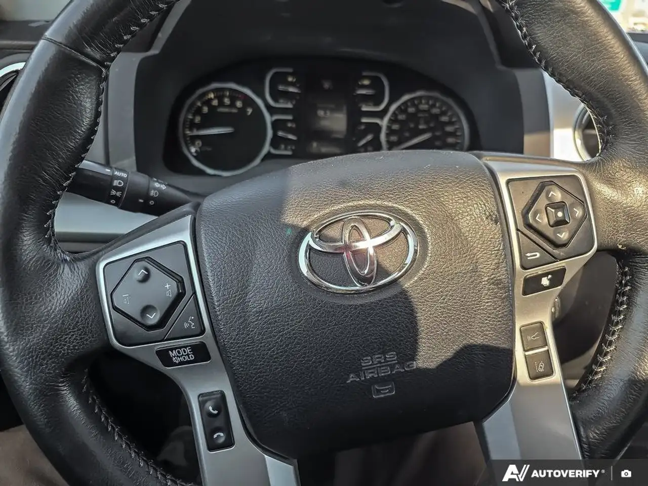 Toyota Tundra снимка Toyota Tundra
