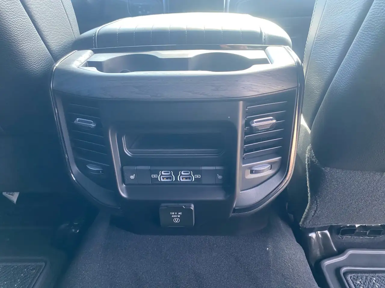 RAM 3500 снимка RAM 3500
