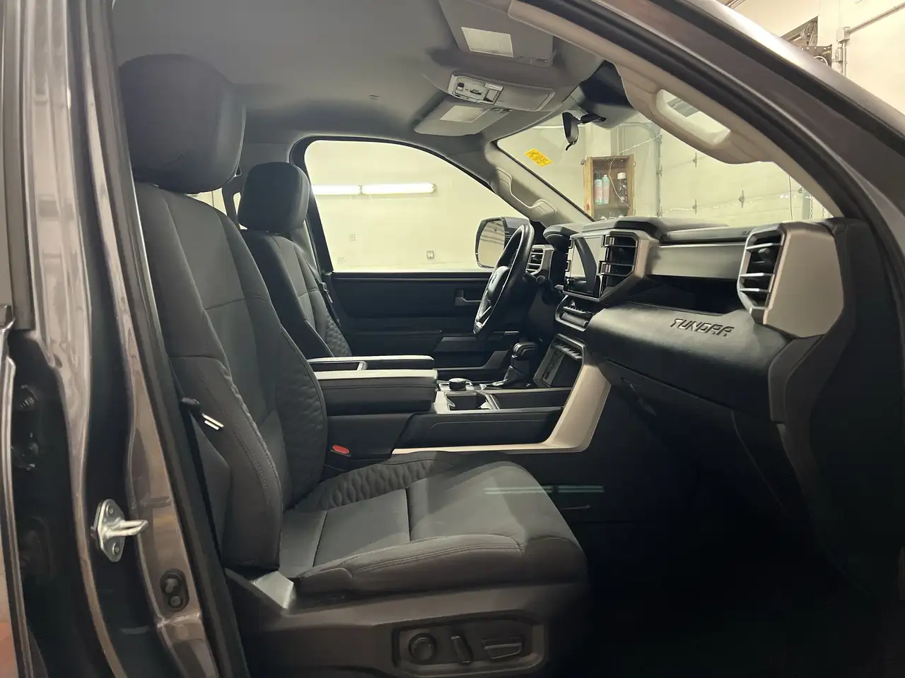 Toyota Tundra снимка Toyota Tundra