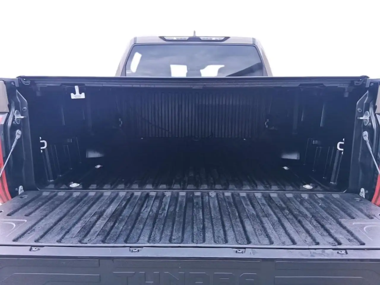 Toyota Tundra снимка Toyota Tundra