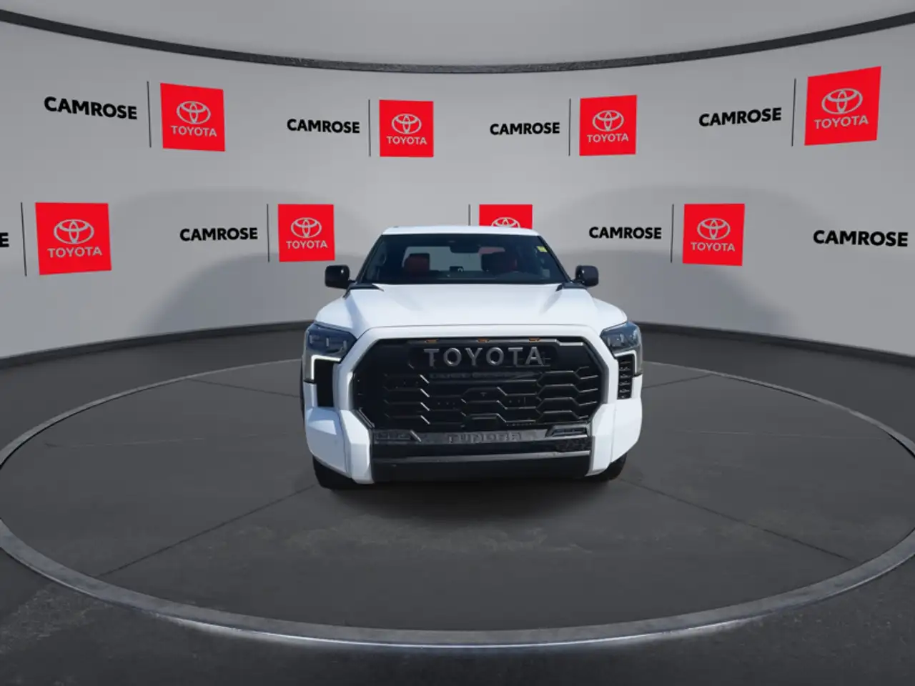 Toyota Tundra снимка Toyota Tundra