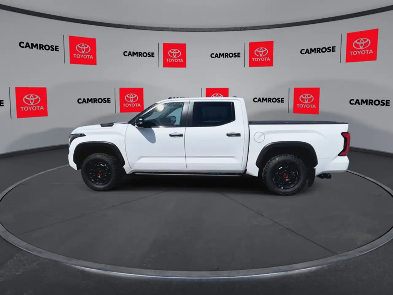 Toyota Tundra снимка Toyota Tundra