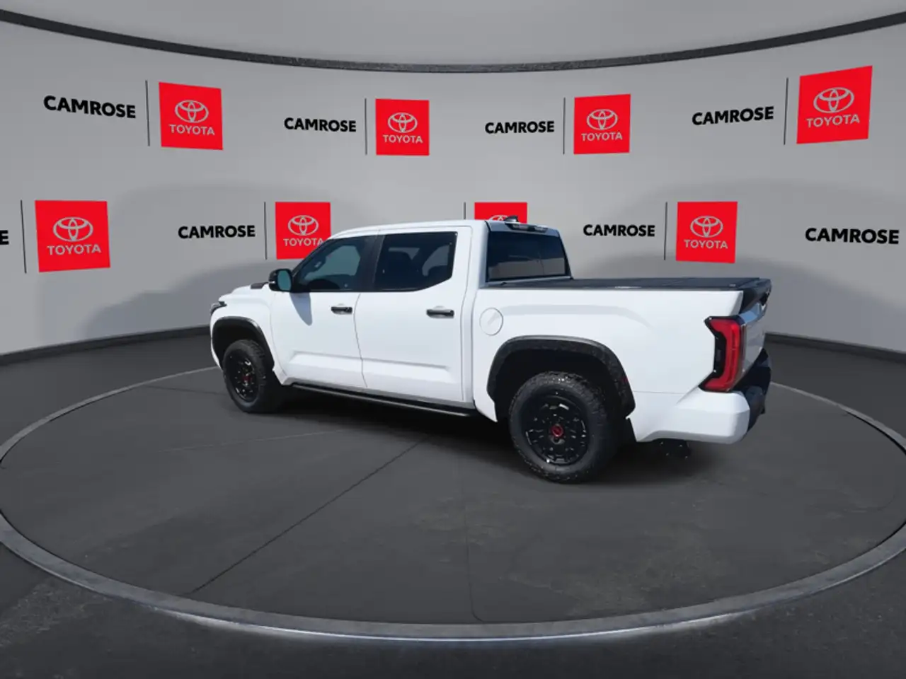 Toyota Tundra снимка Toyota Tundra