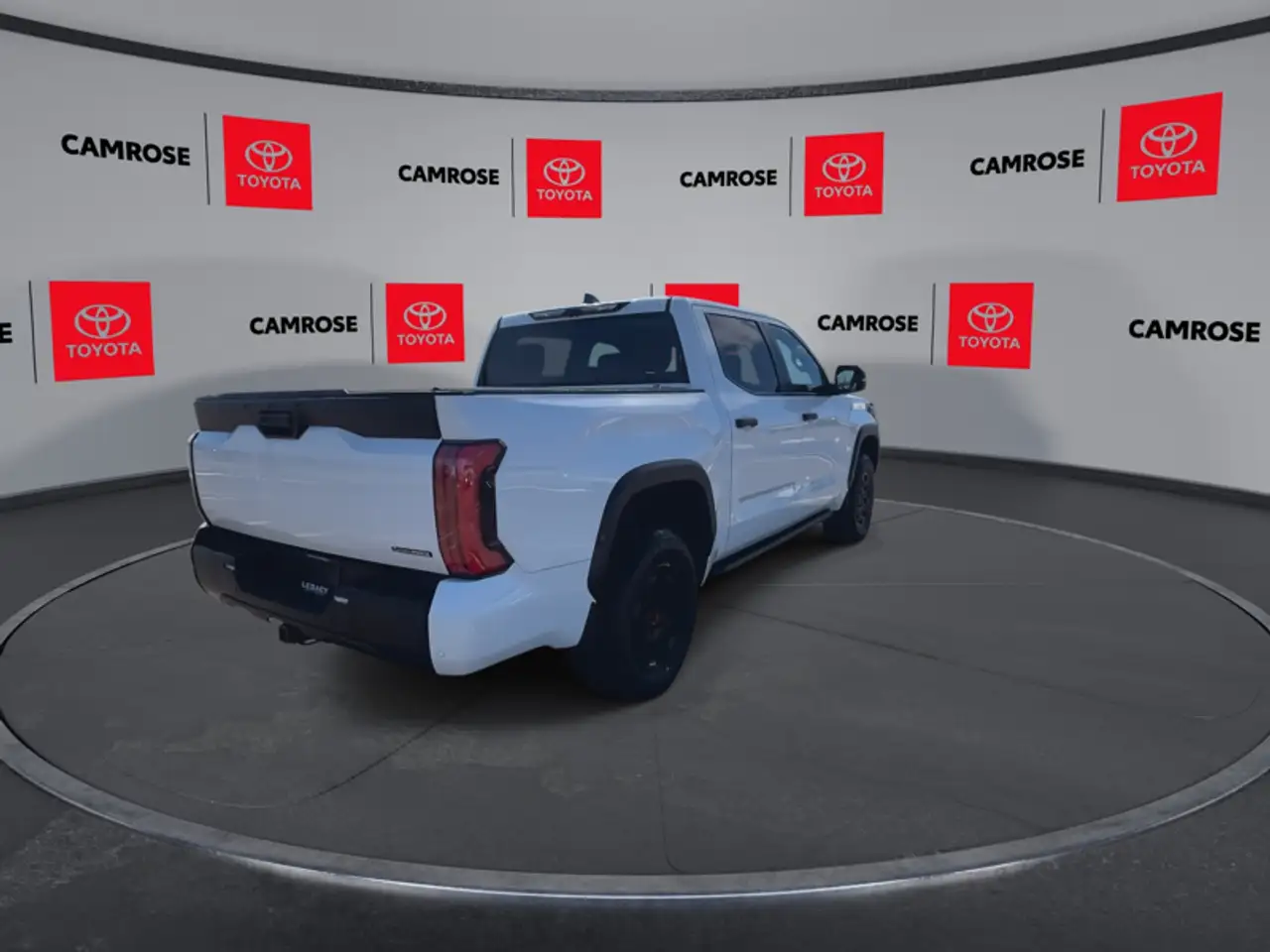Toyota Tundra снимка Toyota Tundra