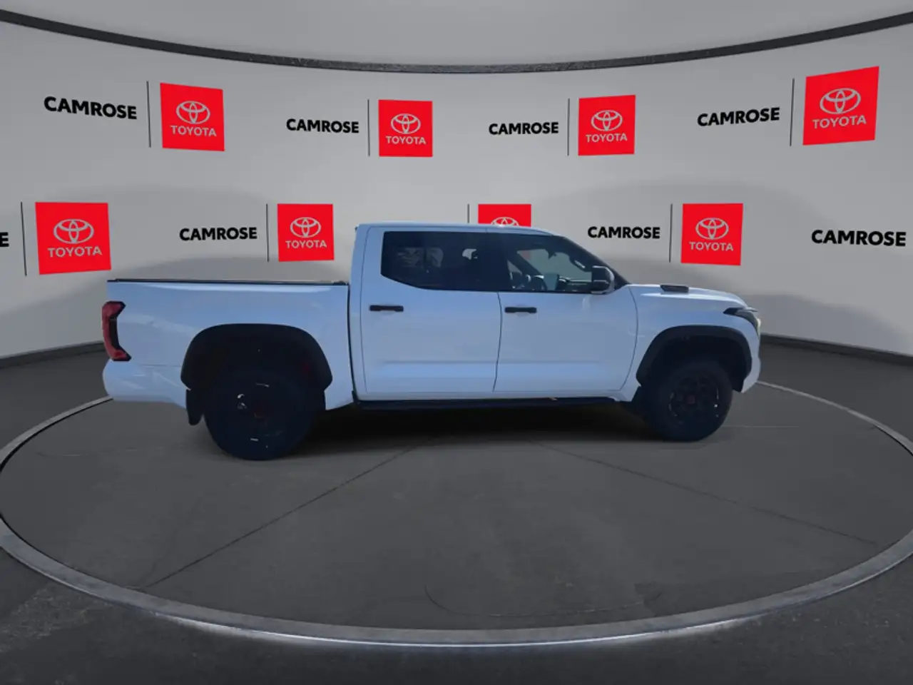 Toyota Tundra снимка Toyota Tundra