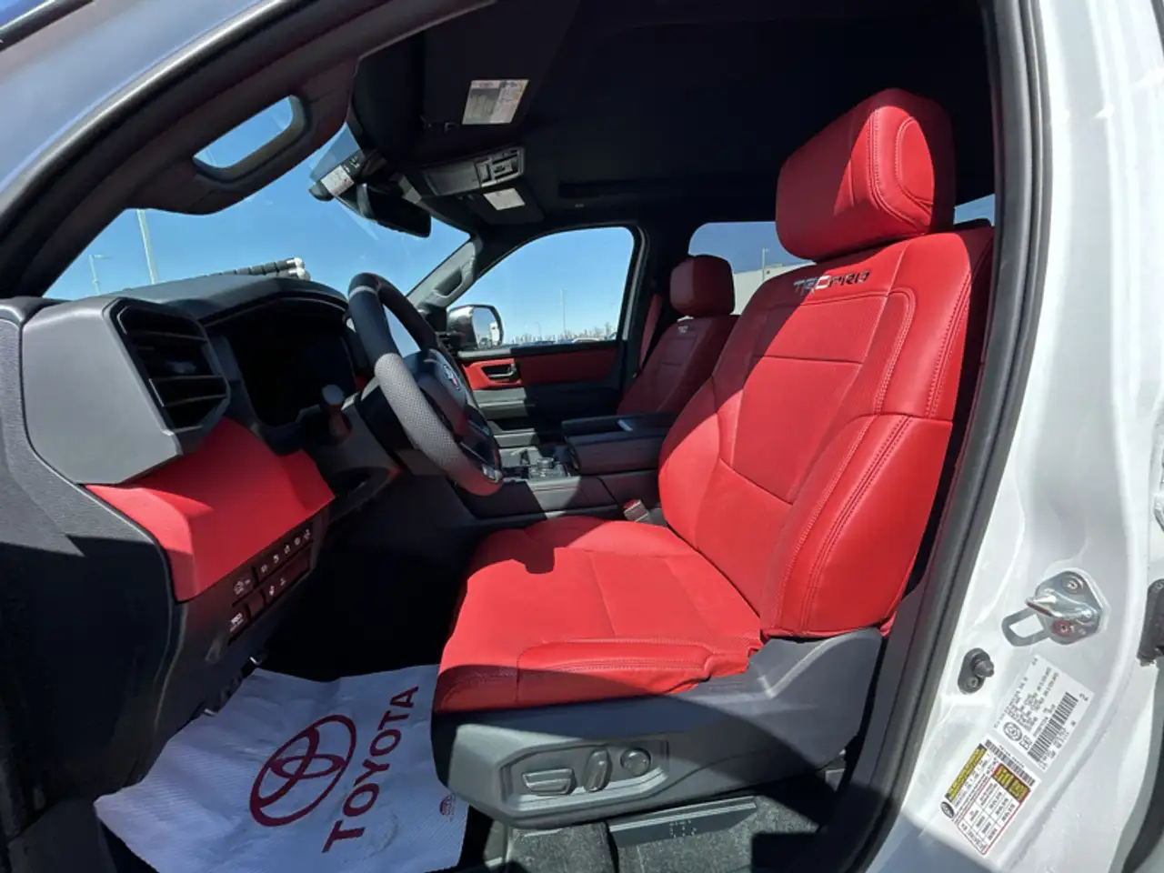 Toyota Tundra снимка Toyota Tundra