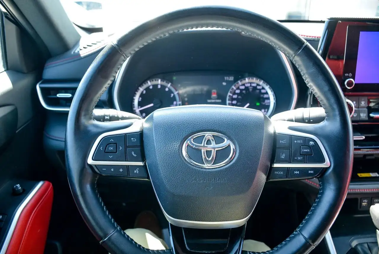 Toyota Highlander снимка Toyota Highlander
