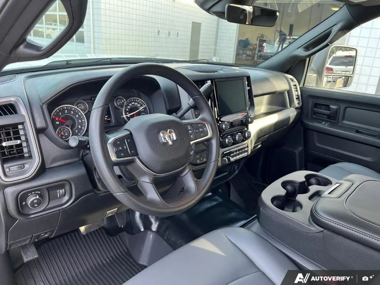 RAM 3500 снимка RAM 3500