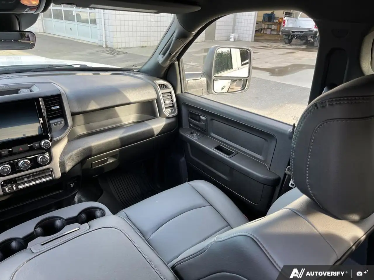 RAM 3500 снимка RAM 3500