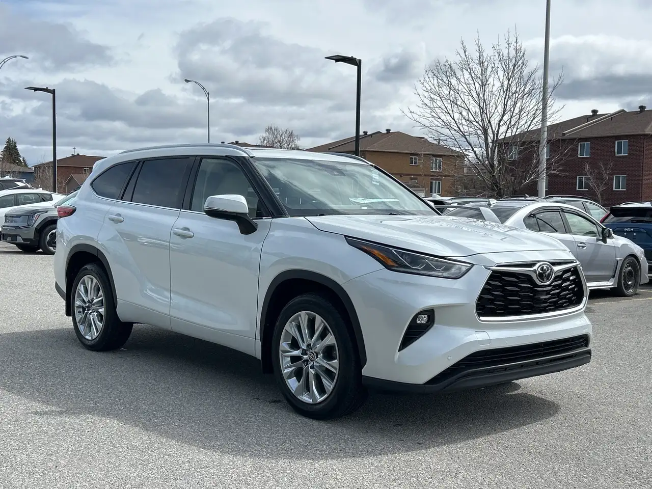 Toyota Highlander снимка Toyota Highlander