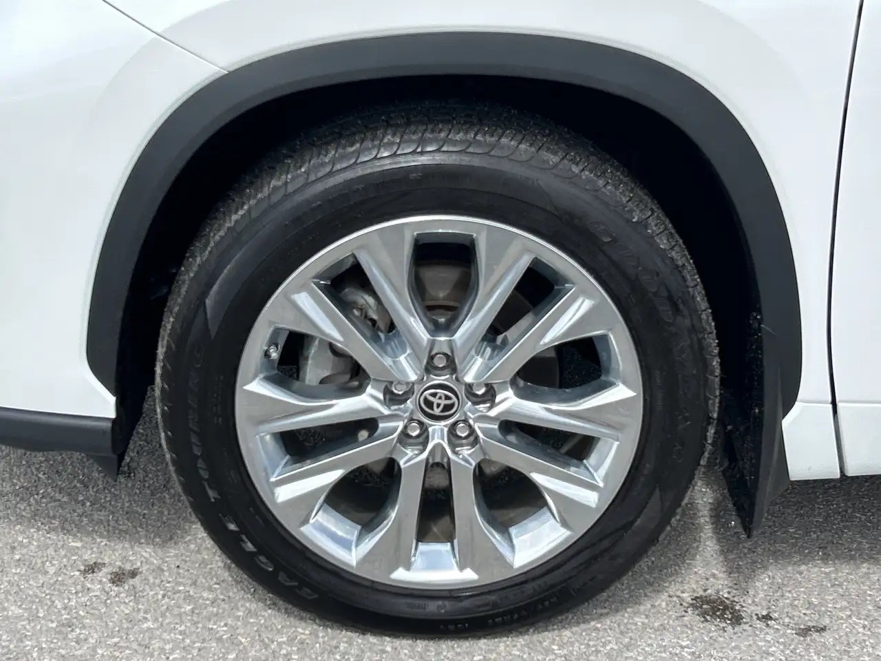Toyota Highlander снимка Toyota Highlander