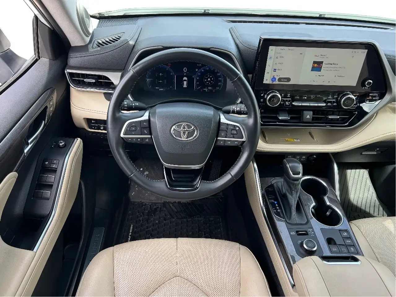 Toyota Highlander снимка Toyota Highlander