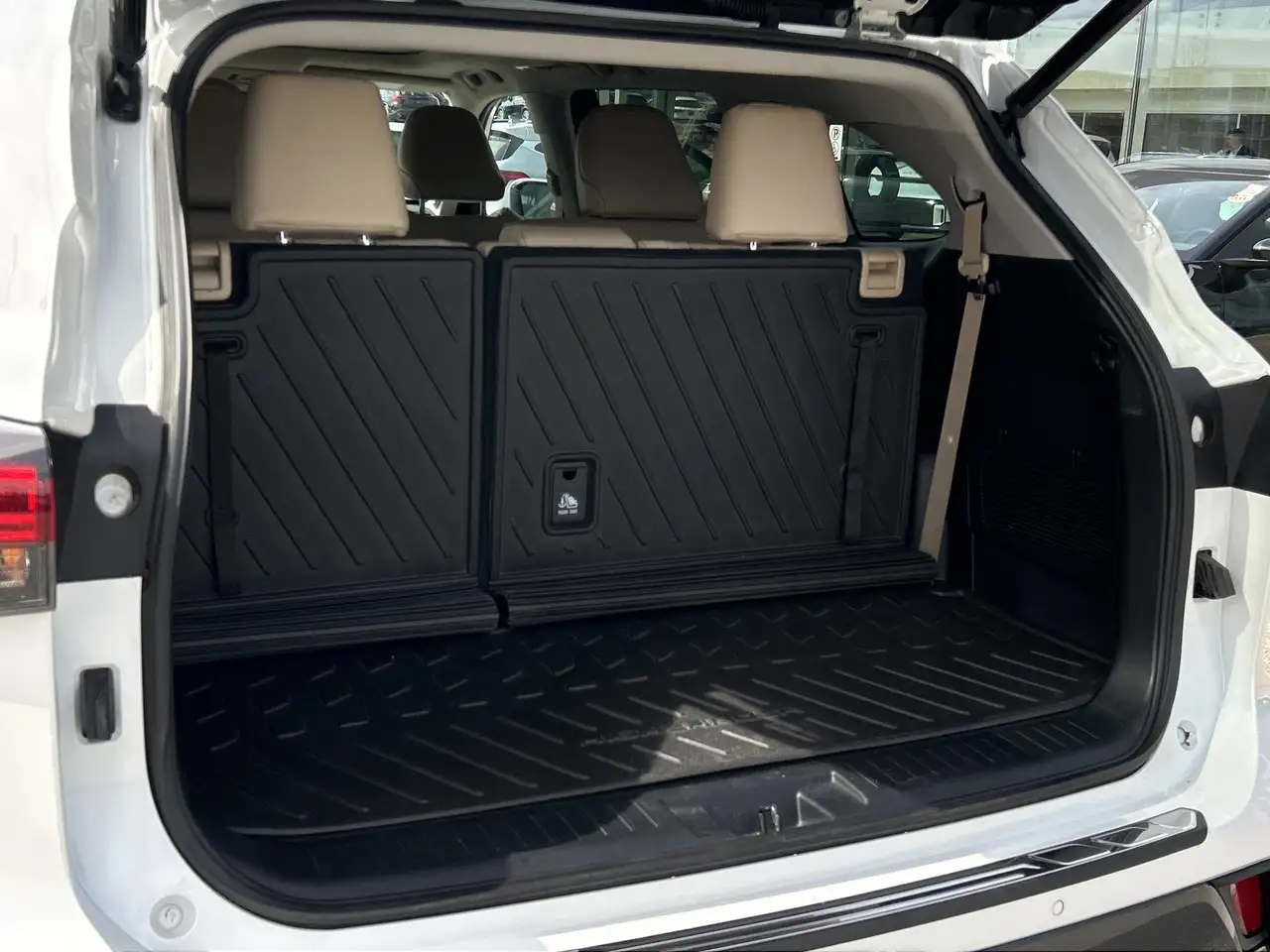 Toyota Highlander снимка Toyota Highlander