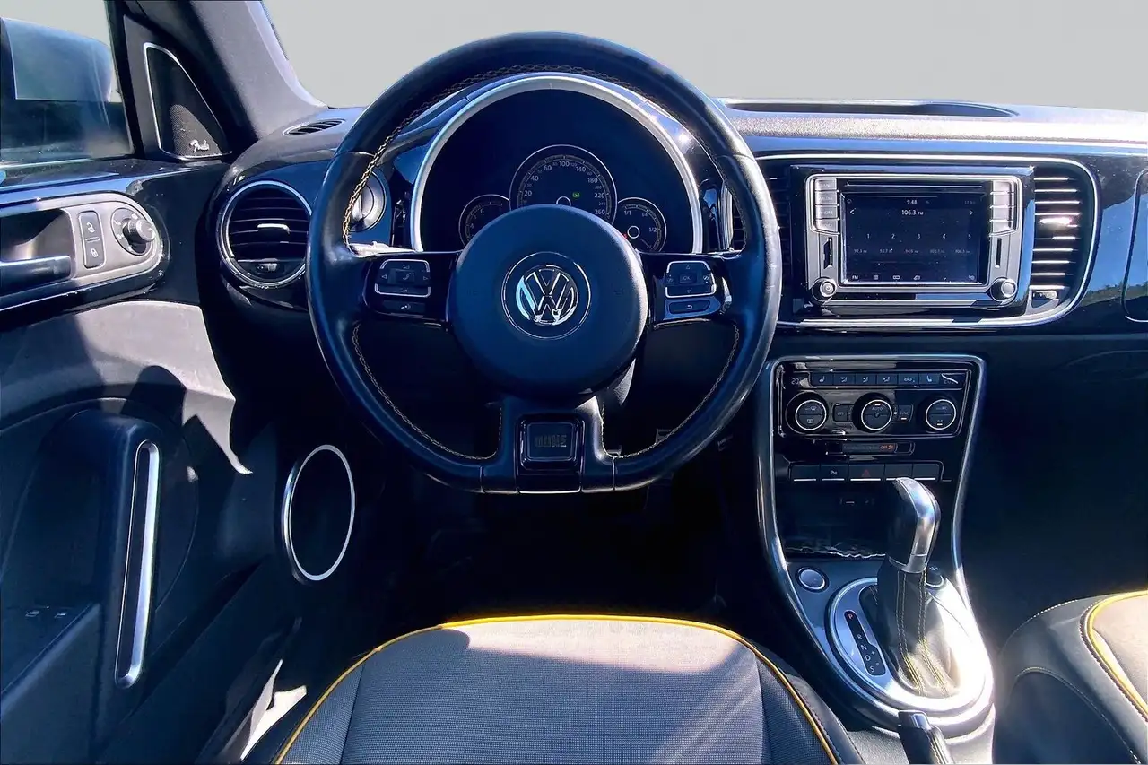 Volkswagen Beetle снимка Volkswagen Beetle
