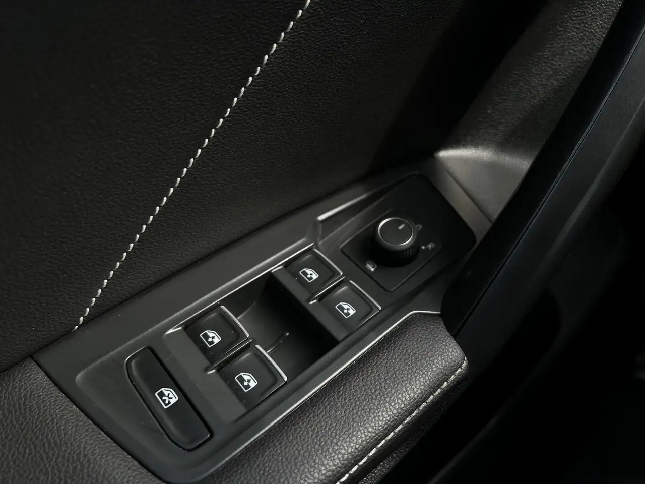 Volkswagen Tiguan photo Volkswagen Tiguan