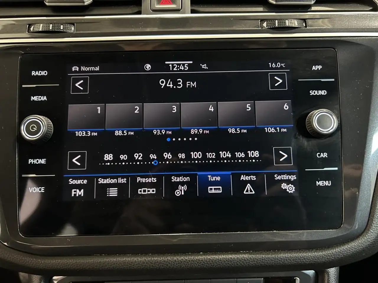 Volkswagen Tiguan снимка Volkswagen Tiguan