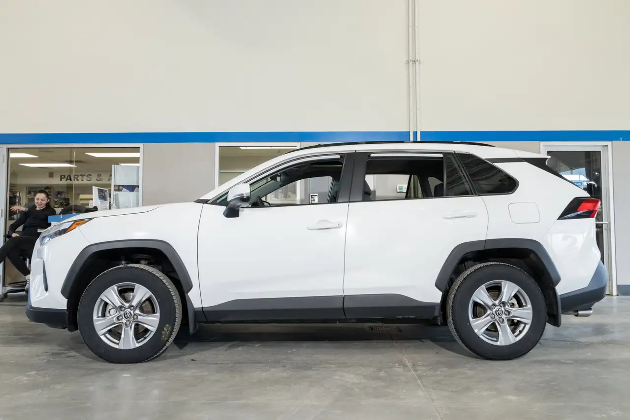Toyota RAV 4 снимка Toyota RAV 4