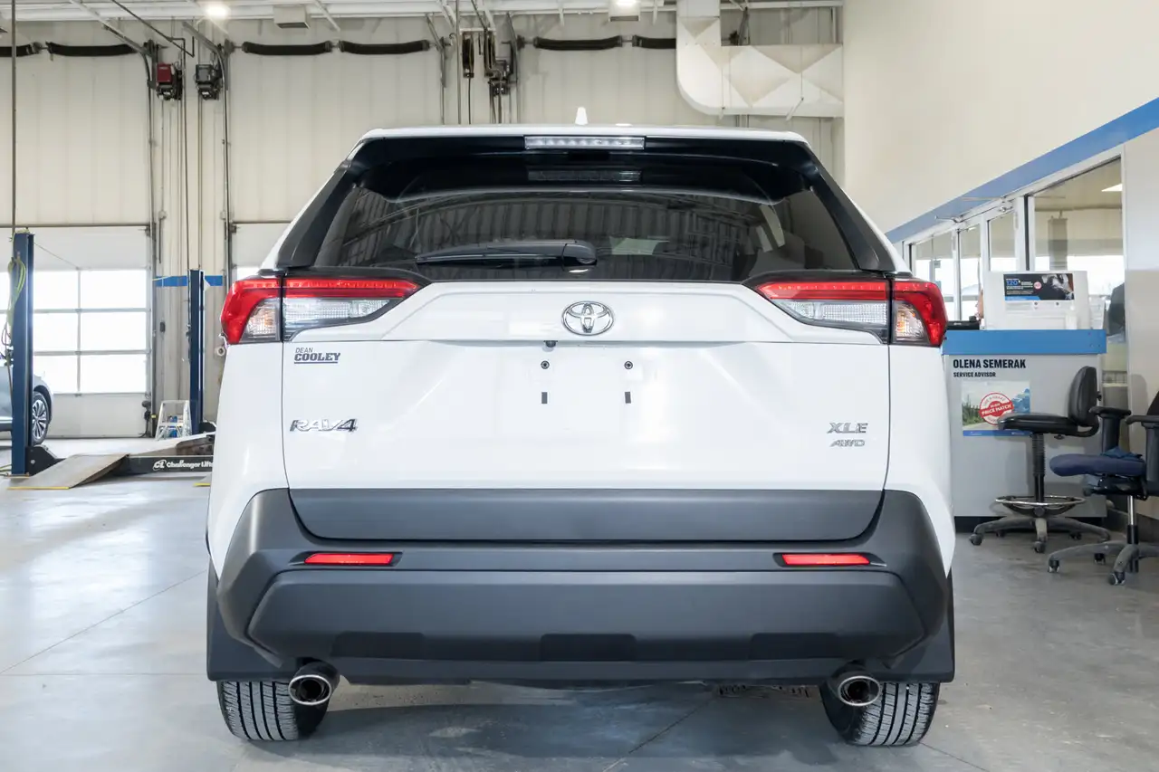 Toyota RAV 4 снимка Toyota RAV 4