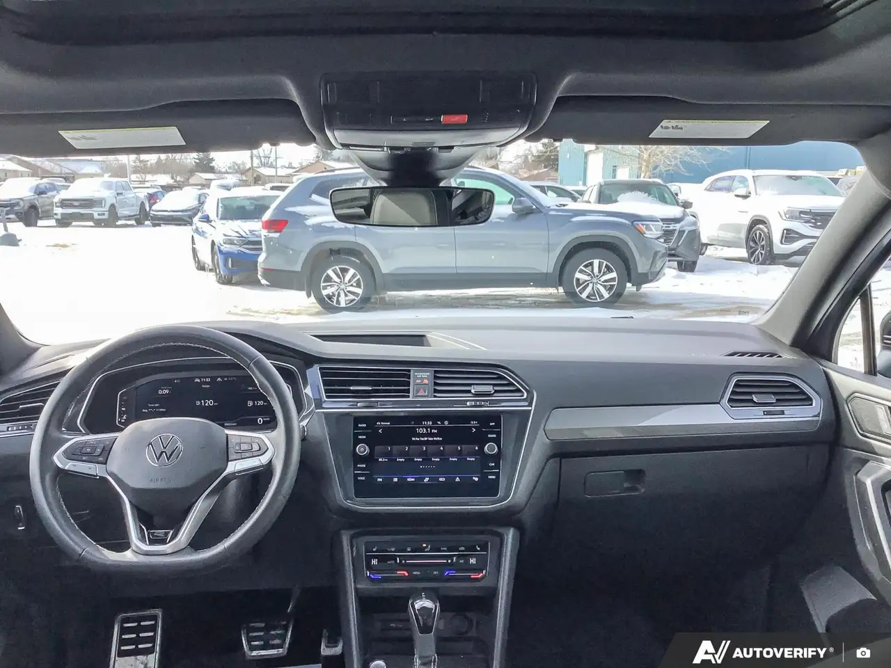 Volkswagen Tiguan снимка Volkswagen Tiguan