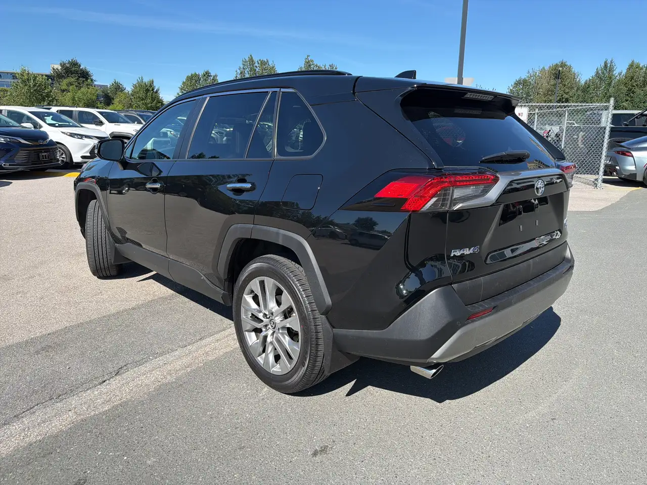 Toyota RAV 4 снимка Toyota RAV 4