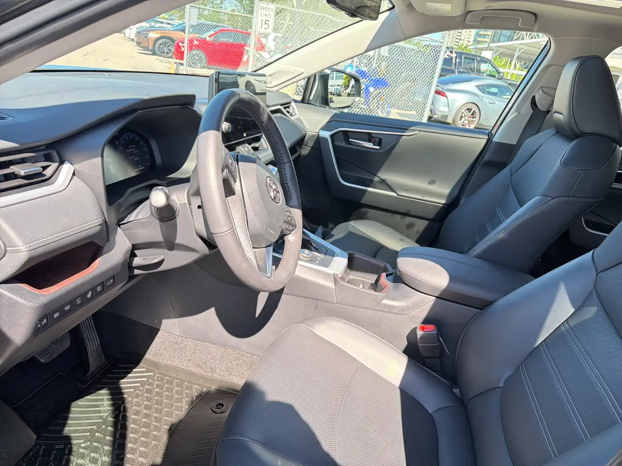 Toyota RAV 4 снимка Toyota RAV 4