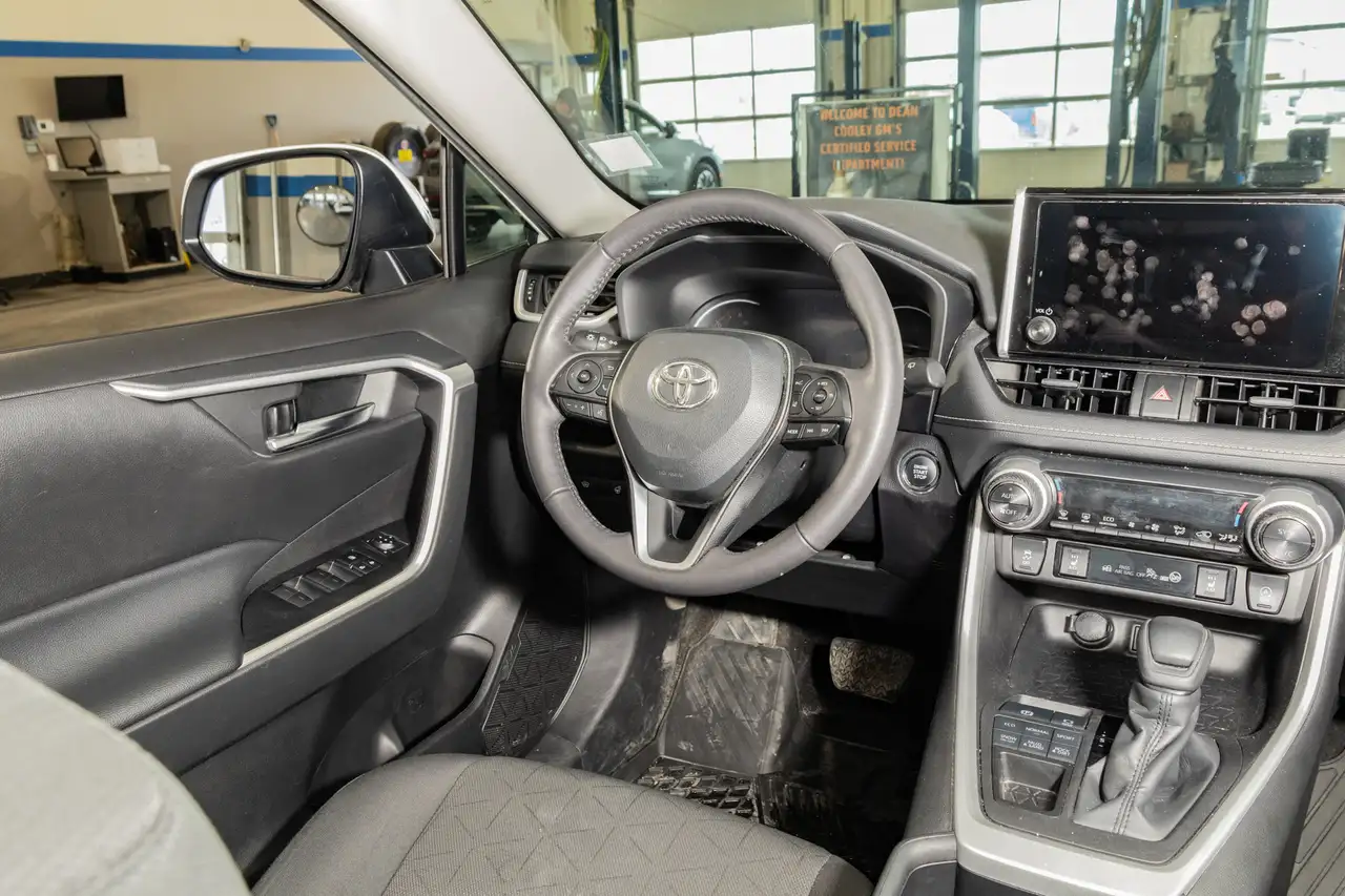 Toyota RAV 4 снимка Toyota RAV 4