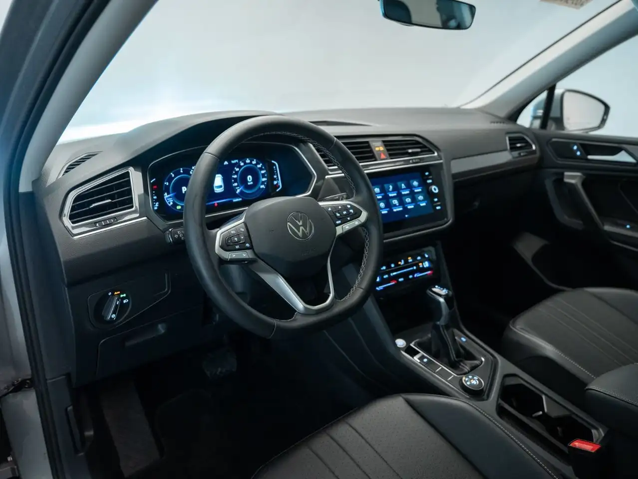 Volkswagen Tiguan снимка Volkswagen Tiguan