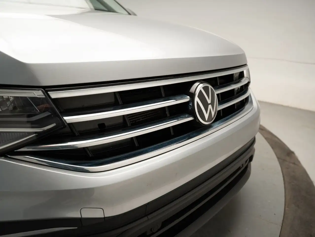 Volkswagen Tiguan снимка Volkswagen Tiguan