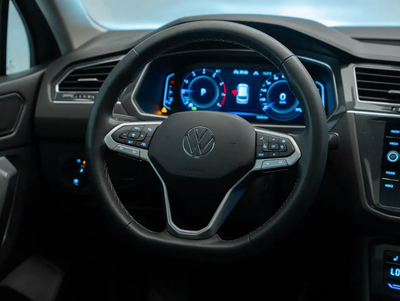 Volkswagen Tiguan снимка Volkswagen Tiguan