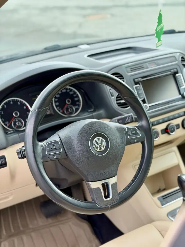 Volkswagen Tiguan снимка Volkswagen Tiguan