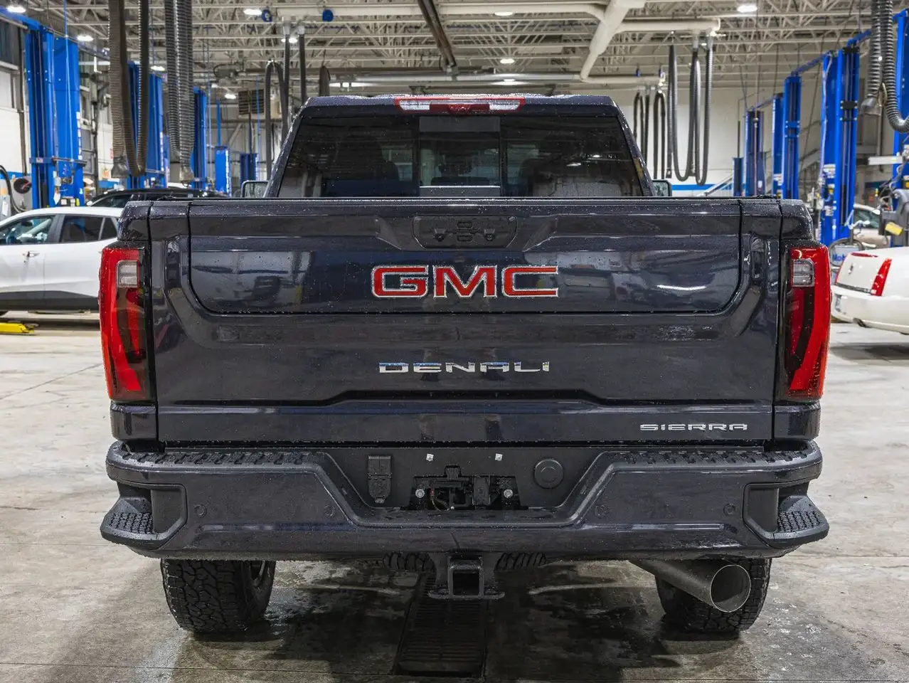 GMC Sierra 2500HD снимка GMC Sierra 2500HD