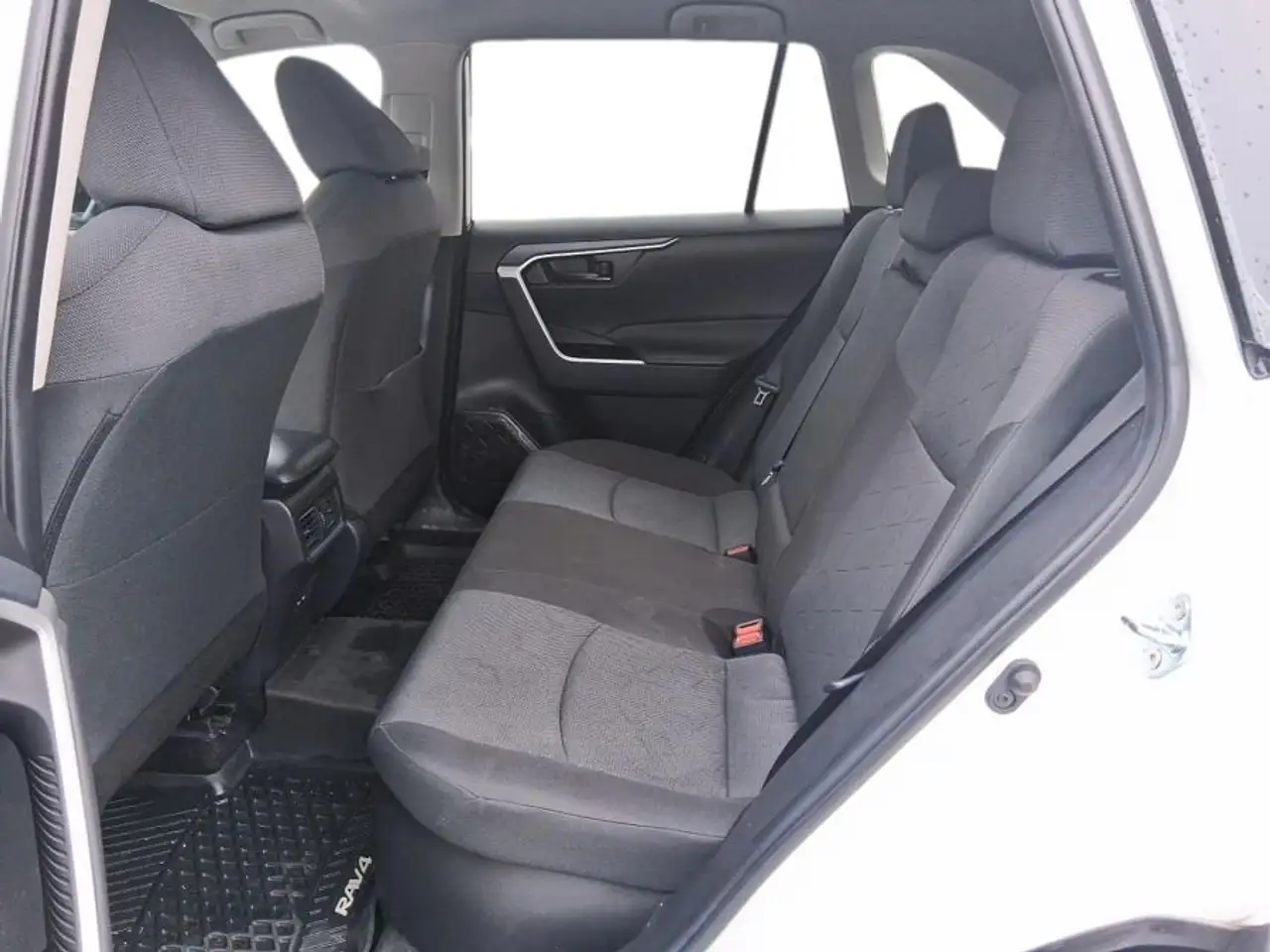 Toyota RAV 4 снимка Toyota RAV 4