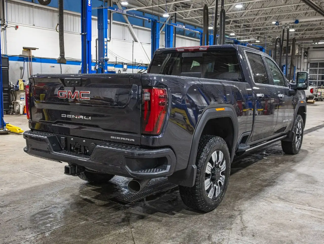 GMC Sierra 2500HD снимка GMC Sierra 2500HD