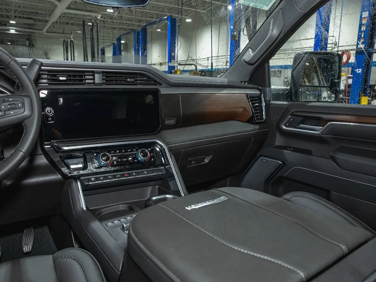 GMC Sierra 2500HD снимка GMC Sierra 2500HD