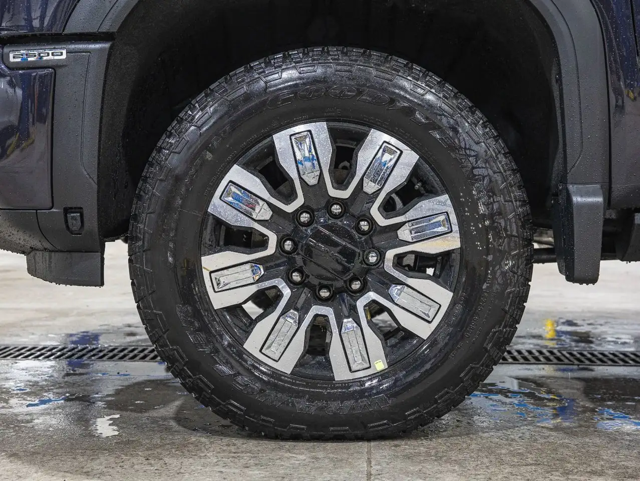 GMC Sierra 2500HD снимка GMC Sierra 2500HD