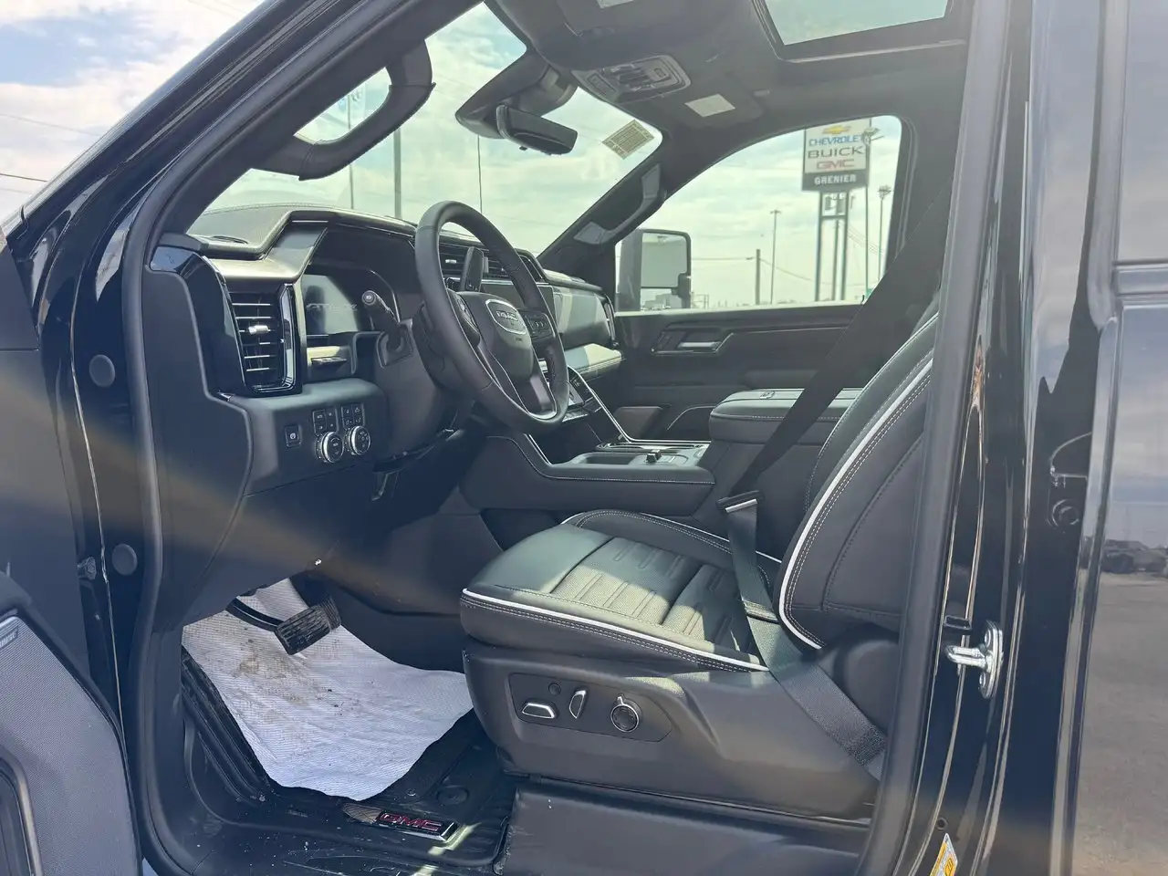 GMC Sierra 2500HD снимка GMC Sierra 2500HD