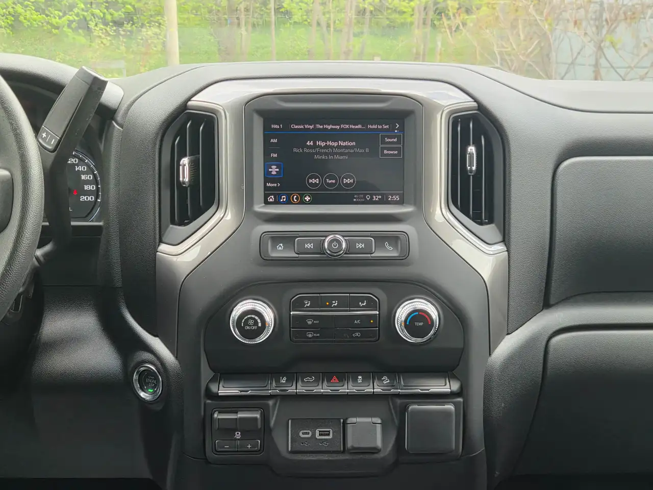 GMC Sierra 2500HD снимка GMC Sierra 2500HD