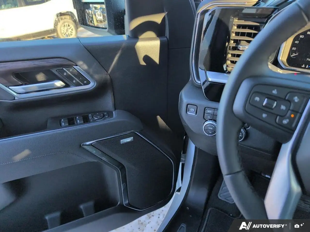 GMC Sierra 2500HD снимка GMC Sierra 2500HD
