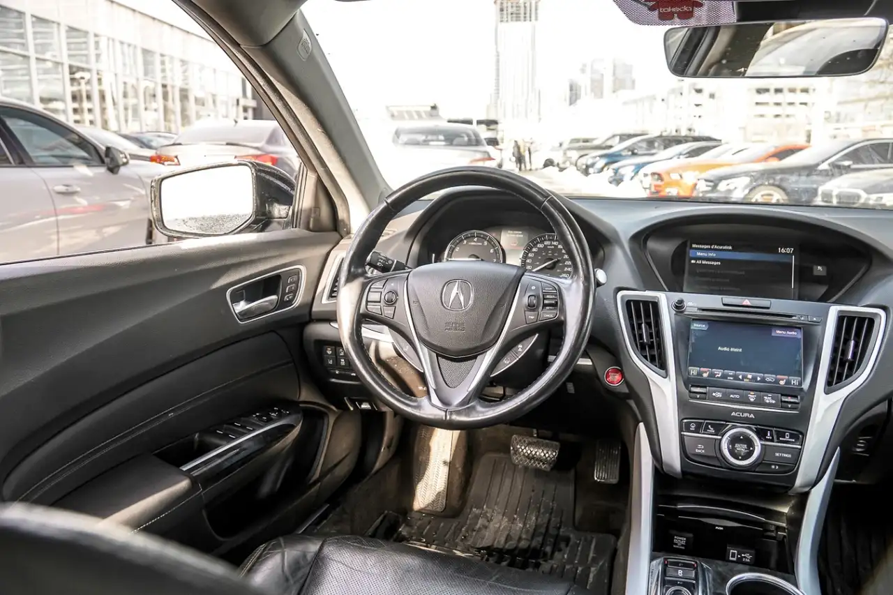Acura TLX снимка Acura TLX