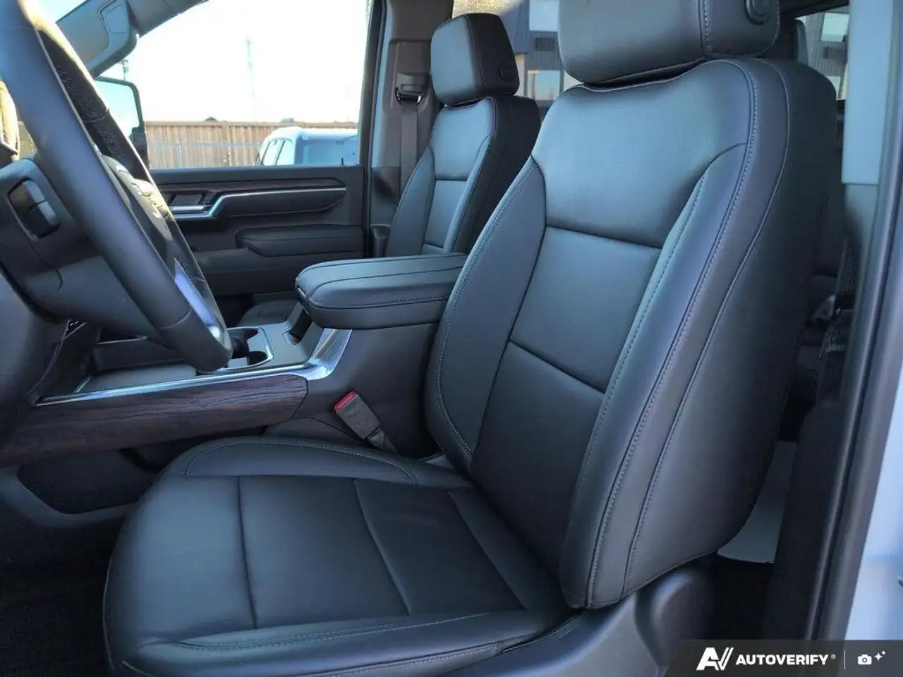 GMC Sierra 2500HD снимка GMC Sierra 2500HD