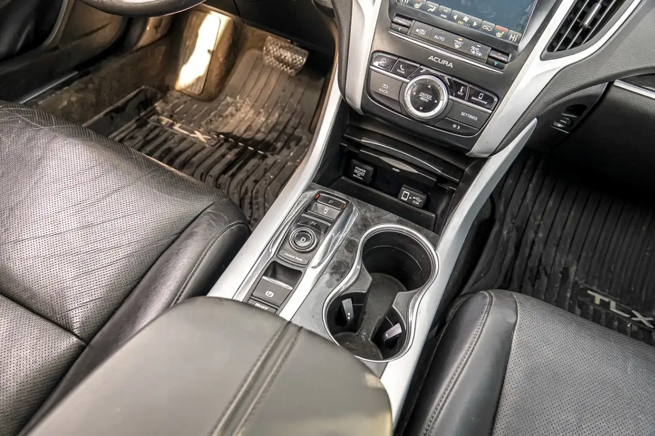 Acura TLX снимка Acura TLX
