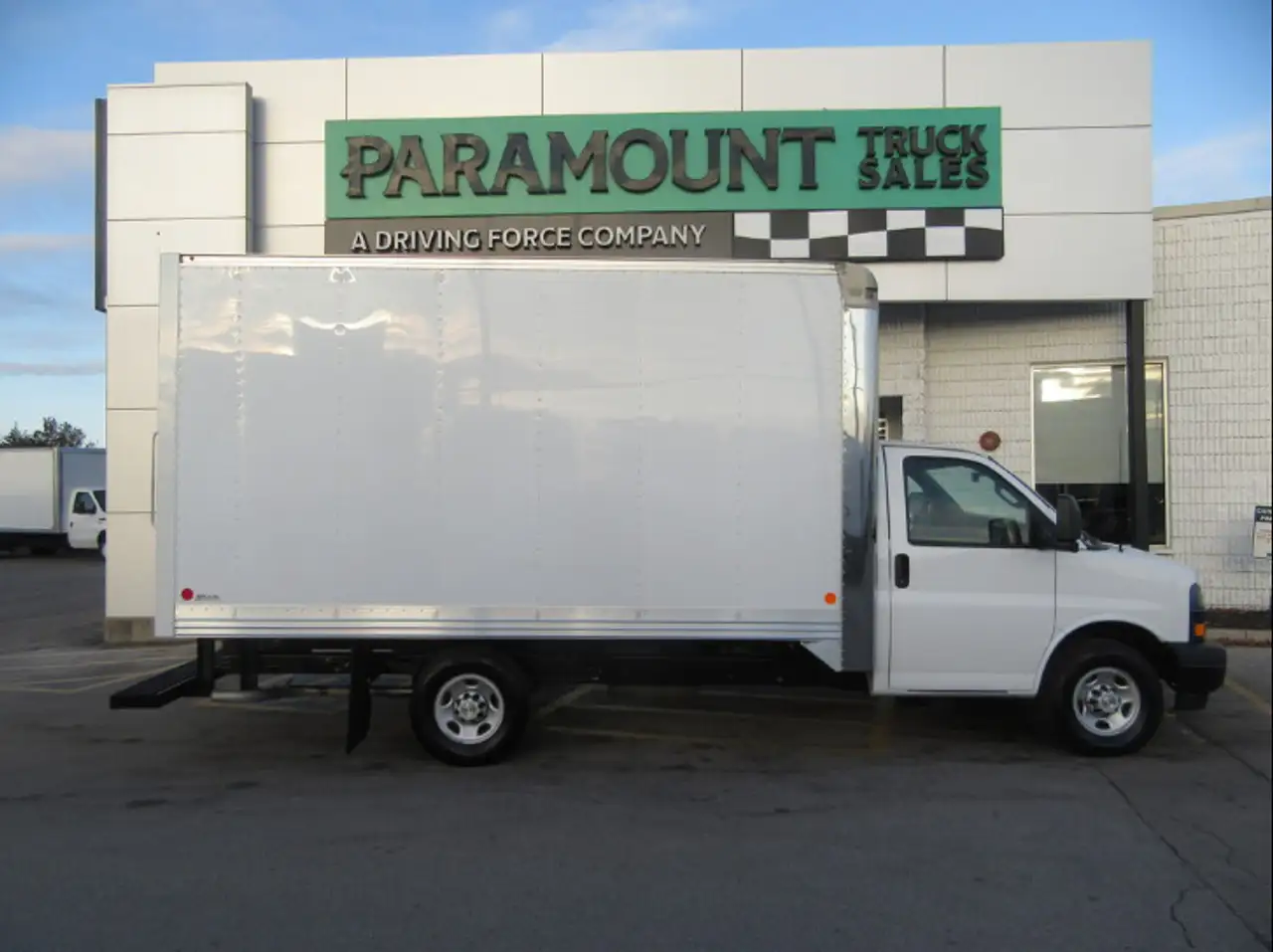 GMC Savana 3500 снимка GMC Savana 3500
