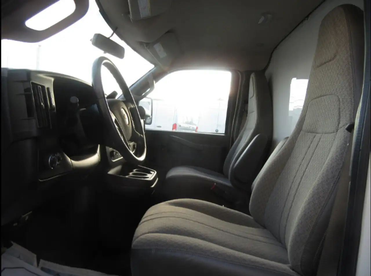 GMC Savana 3500 снимка GMC Savana 3500