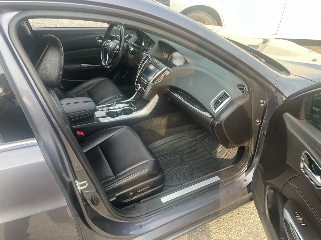 Acura TLX снимка Acura TLX