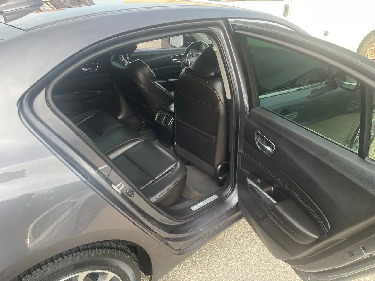 Acura TLX снимка Acura TLX