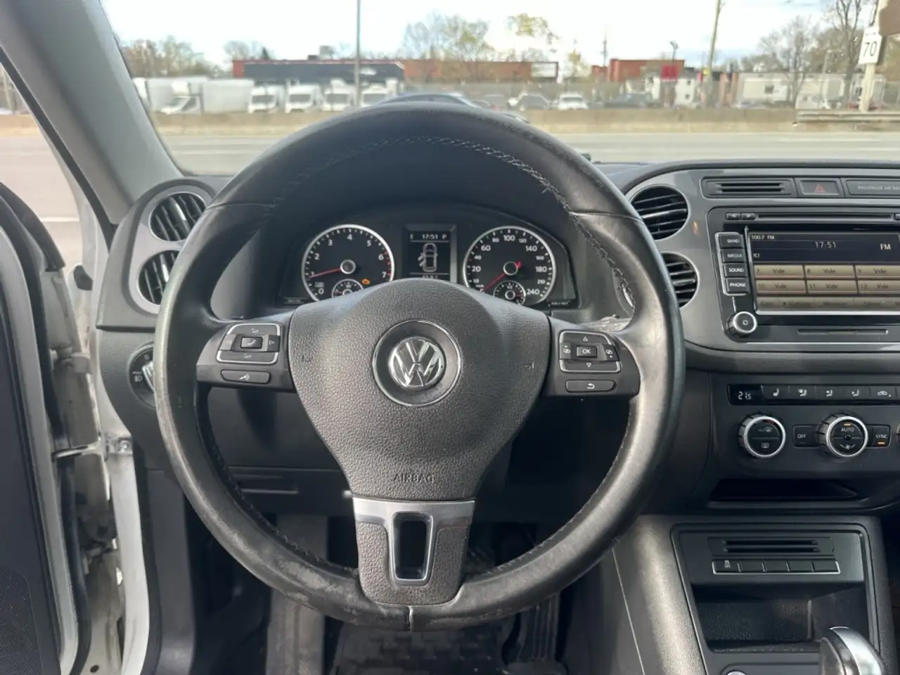 Volkswagen Tiguan снимка Volkswagen Tiguan