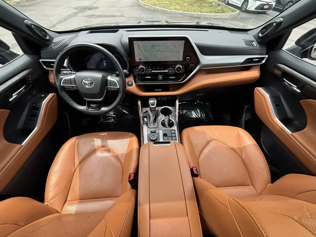 Toyota Highlander снимка Toyota Highlander